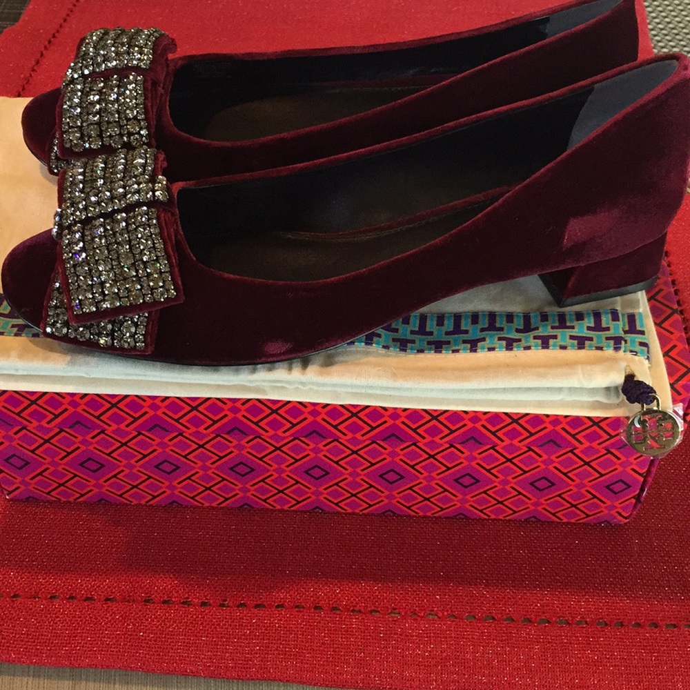 Tory Burch Sparkling Crystal Encrusted Velvet Shoes Never Used - Picture 7 of 8